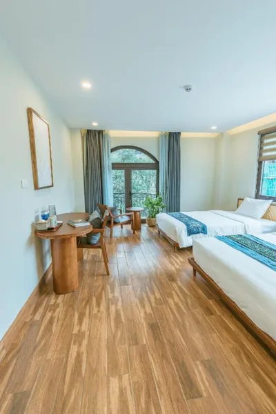 Phòng ba người có ban công — Sapa Yen Hotel